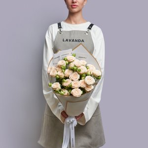 Букет кремовых пионовидных роз