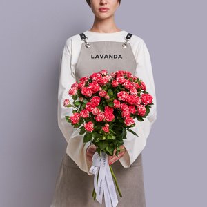 Охапка кустовых роз