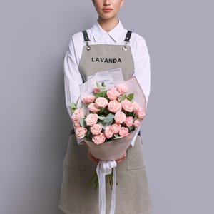 Букетик пионовидных роз