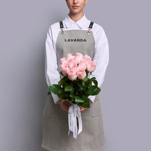 11 розовых роз 50 см.