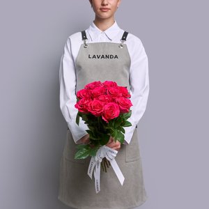 11 роз цвета фуксия 50 см.