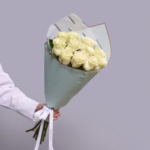 Букет 11 белых Эквадорских роз