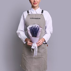 Букетик лаванды в сиреневой пленке