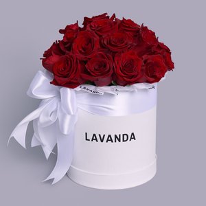 Коробочка красных роз