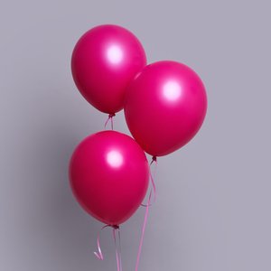 Розовый шар с гелием