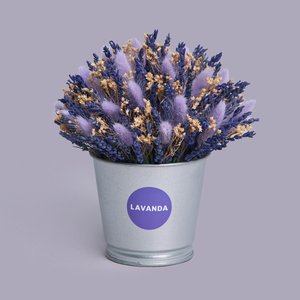 Сухоцветы в серебристом кашпо