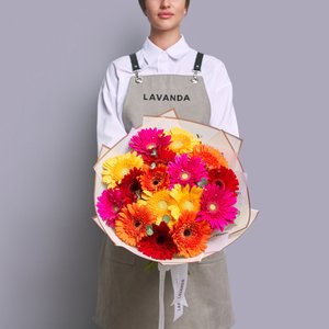 Большой букет ярких гербер