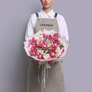 Букет королевских орхидей