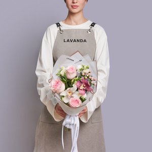 Сборный букет роз с орхидеями