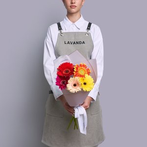 5 ярких гербер в стильном оформлении