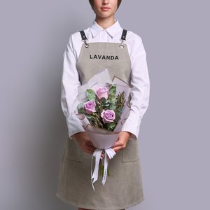 Букетик розочек с брунией