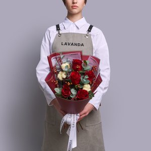 Зимний букетик с хлопком и красными розами