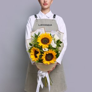 Яркий букет с подсолнухами