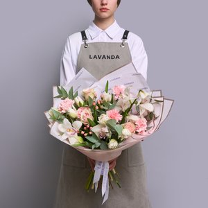 Весенний букет нежных цветов