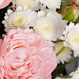 Нежный букет розочек и ромашек