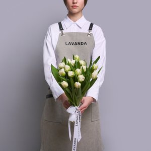 Белые пионовидные тюльпаны