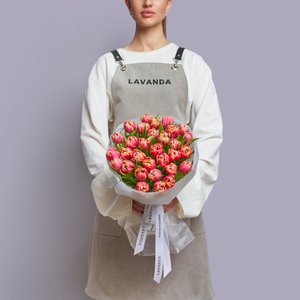 Букет красных тюльпанов