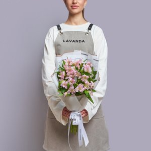 Букетик розовых альстромерий