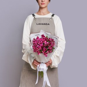 Букетик фиолетовых альстромерий