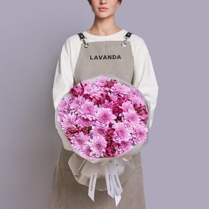 Букет розовых хризантем и альстромерий