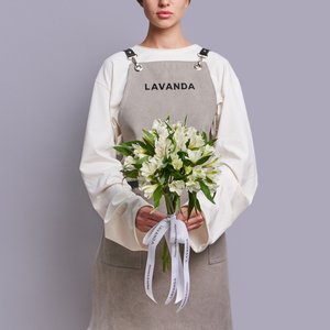 Белые альстромерии