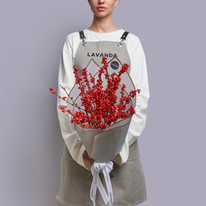 Букет красных илексов