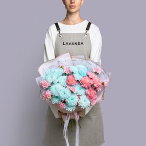 Голубые хризантемы с розовыми диантусами