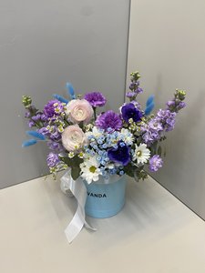 Букет с гортензией, подсолнухами и орхидеей