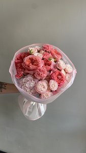 Розовый букет 