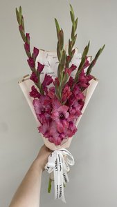 Букет с гладиолусами
