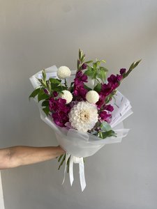 Букет с гортензией 28299