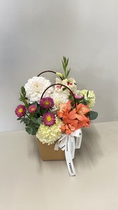 Большая композиция с гортензией и гладиолусами