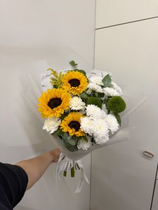 Букет с подсолнухами