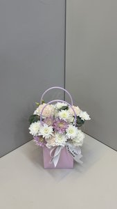 Композиция с гвоздиками