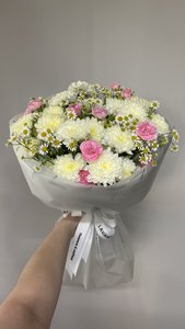 Нежный букет с ромашками