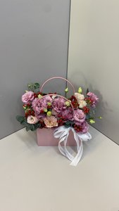 Композиция из эустомы 