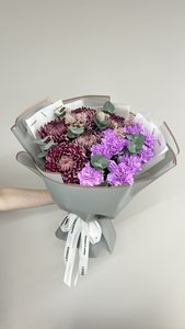 Букет с хризантемами