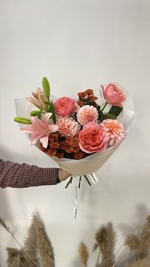 Букет «Розы с корицей»