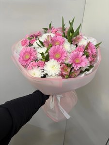 Нежный букет с герберами 