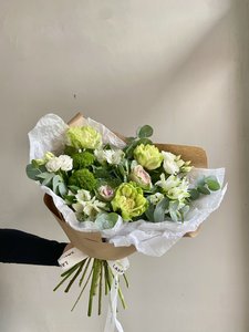 Букет с брассикой и розой