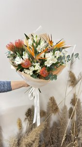 Экзотический букет с нутаном и стрилицией