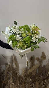 Большой букет с гортензиями