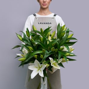 Букет белоснежных лилий