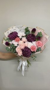 Букет с хризантемами 
