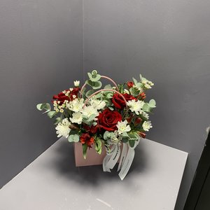 Композиция с розами