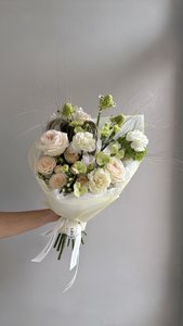 Сборный букет в нежных оттенках