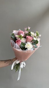 Сборный букет с кампанулой 